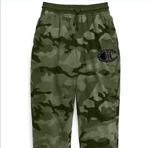 Men’s champion camo fleece jogger, new with tags